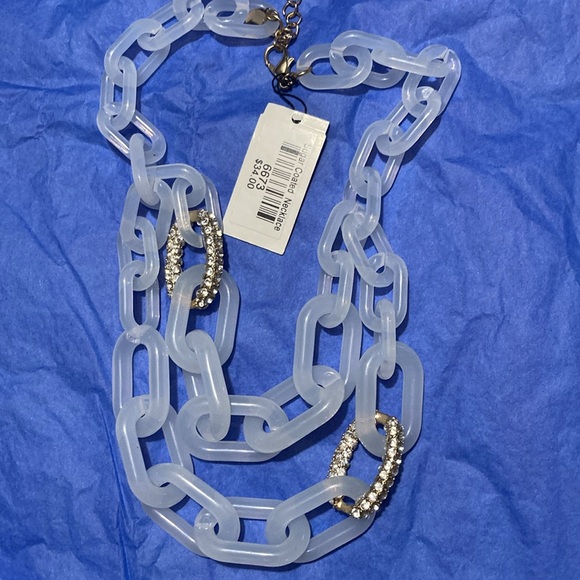 Necklace. NWT. Chunky 11” double necklace, thick plastic links with strong clasp - Picture 7 of 12